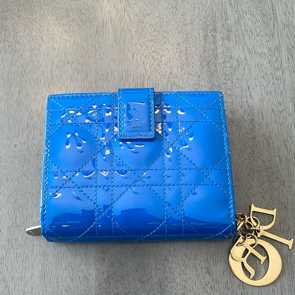 ❌SOLD❌ Dior Blue Cannage Patent Leather Zip Around Bifold Wallet - Picture 2 of 15